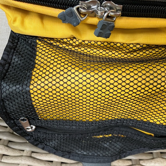 RARE vintage HUMMER backpack. Heavyduty yellow trimmed in black. Sturdy handle. - Picture 2 of 10